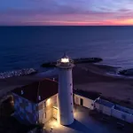 Seafront With Shared Pool Daire *