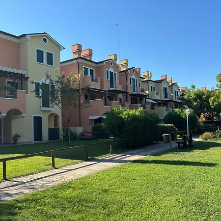 Seafront With Shared Pool Bibione