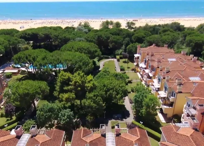 Seafront With Shared Pool Lägenhet Bibione